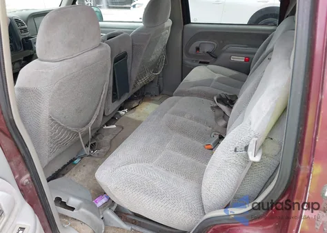 1999 Chevrolet Tahoe Ls z USA, uszkodzony, nr VIN 1GNEC13R7XJ510886